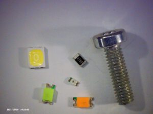 Größenvergleich mit Schraube M3x10