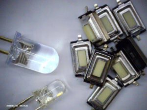 Micro Endschalter im Vergleich zu 3 und 5mm Led